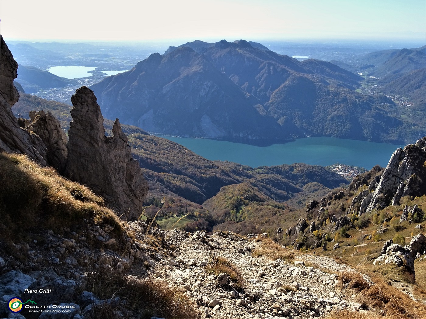 34 Al termine del Sentiero dei morti sguardo panoramico su 'Quel ramo del Lago di Como'.JPG